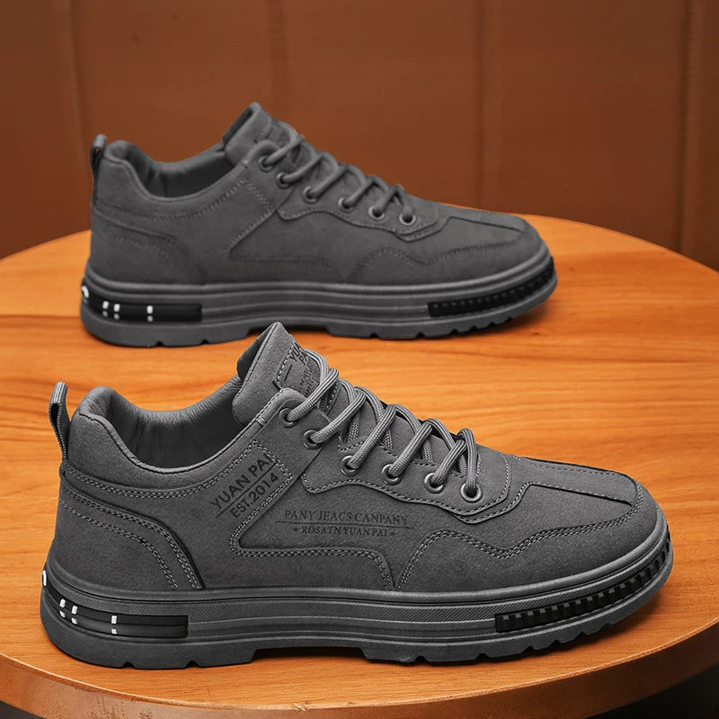 2025 new fashionable and trendy men's shoes, casual sports shoes, comfortable and versatile